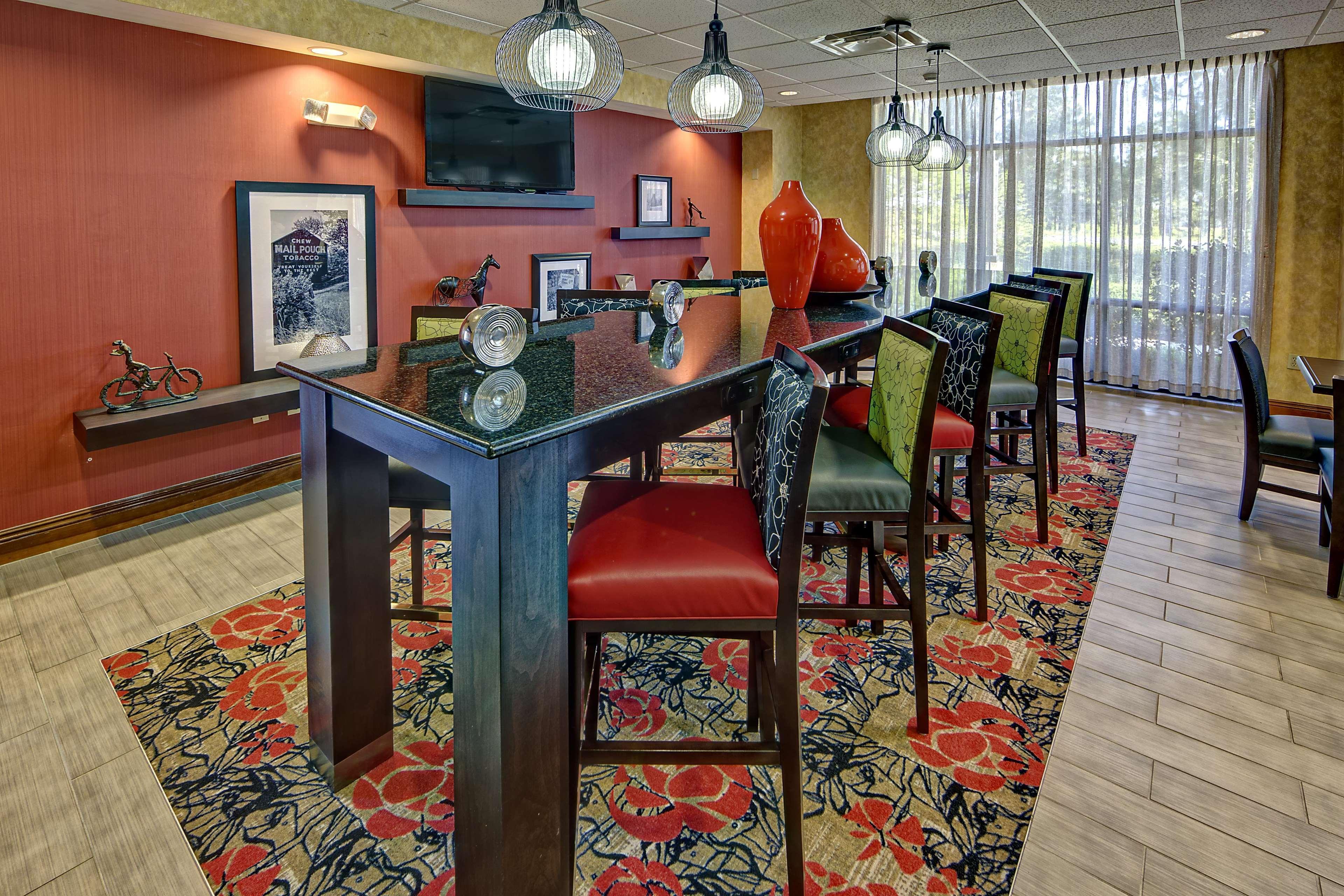 Hampton Inn Куинси Екстериор снимка