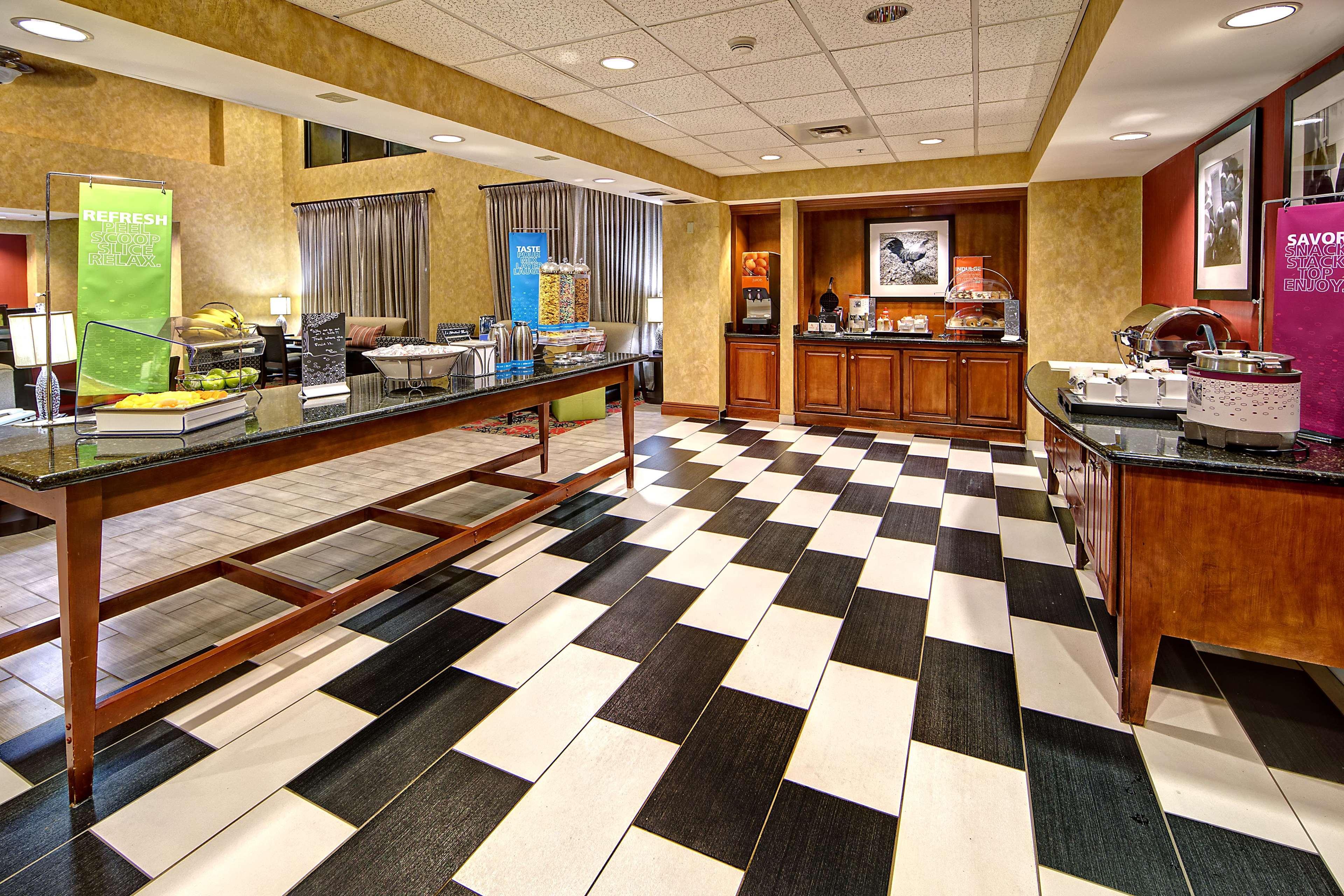 Hampton Inn Куинси Екстериор снимка