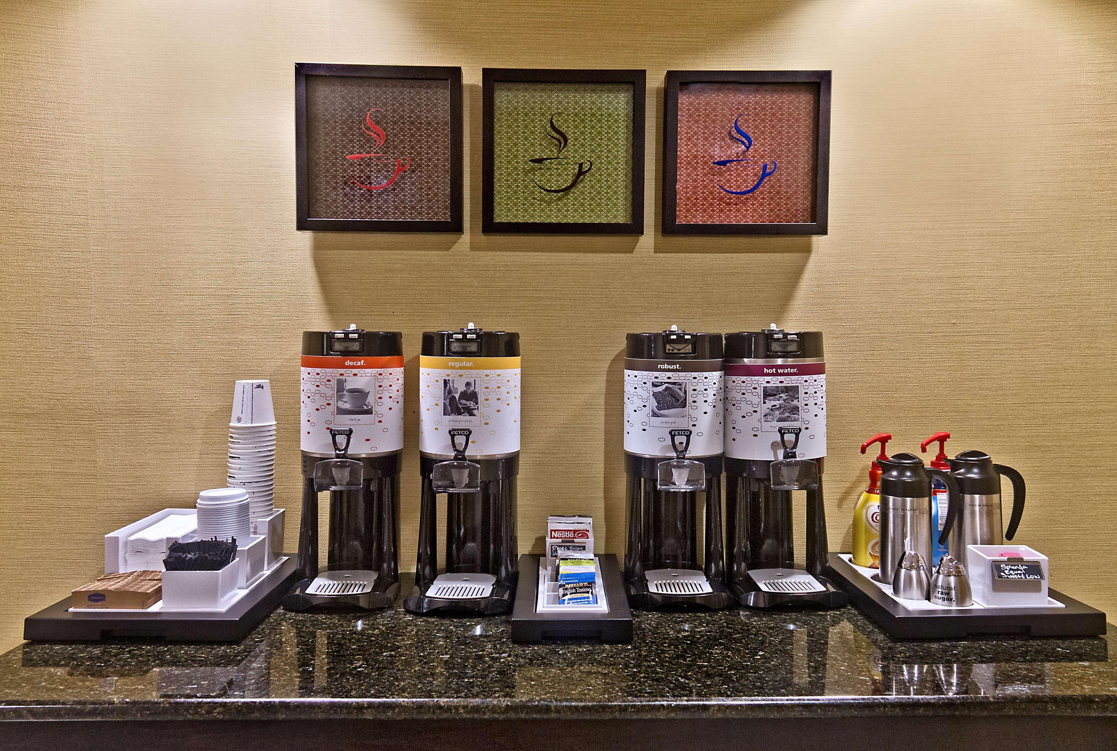 Hampton Inn Куинси Екстериор снимка