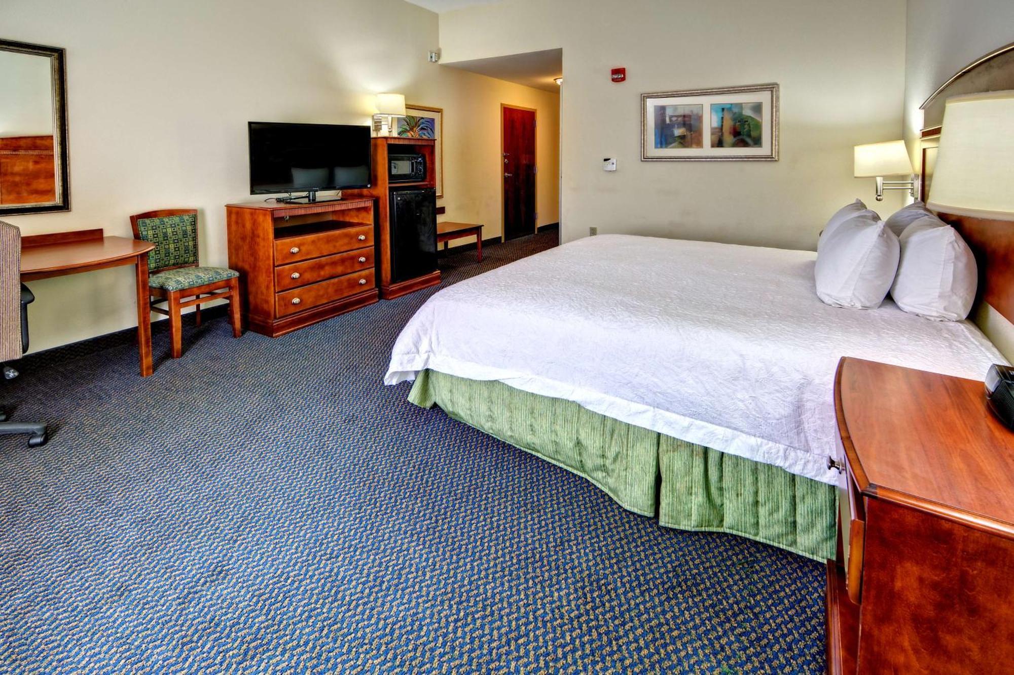 Hampton Inn Куинси Екстериор снимка