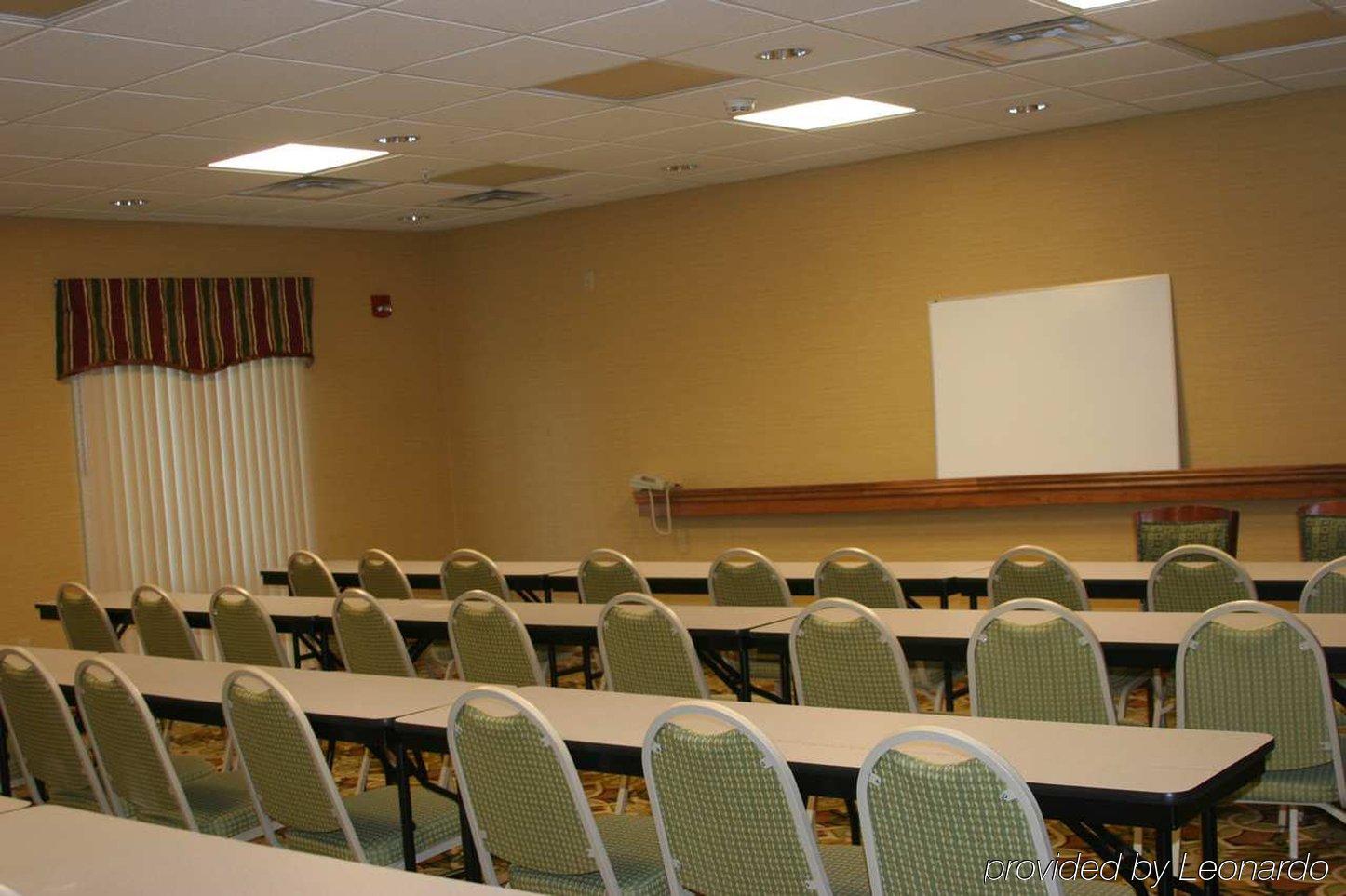 Hampton Inn Куинси Съоръжения снимка